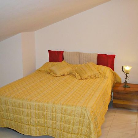 Appartamento Per 4 Persone Acerra Exterior foto